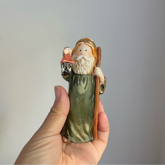 Vintage Home for the Holidays Porcelain Nativity Scene with Inn and 7 Pieces - Picture 3 of 7